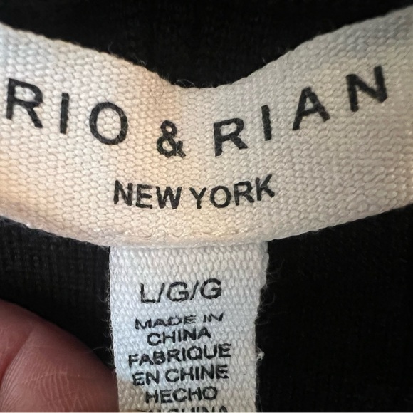 RIO & RIAN Black Zippered 3/4 sleeves Women's Top/size L - Picture 8 of 8